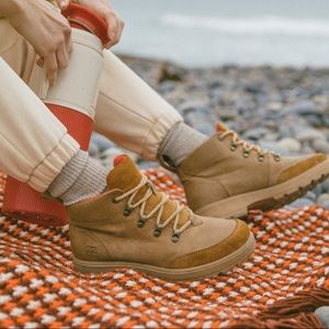 Billabong Hiking Boots